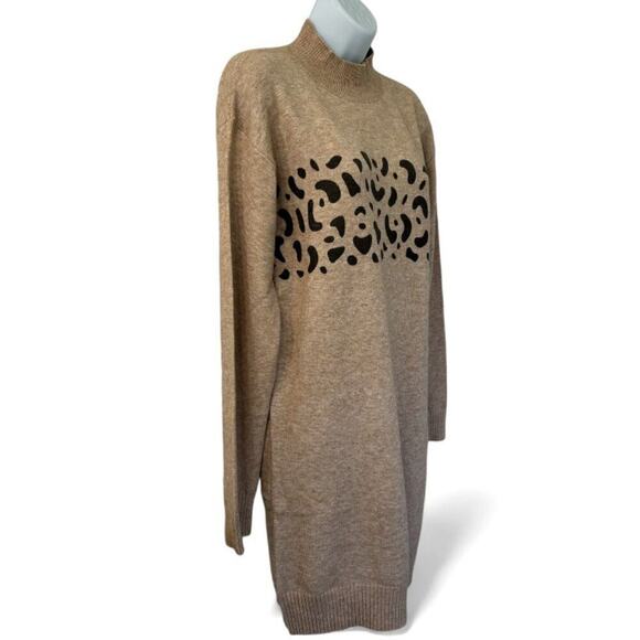 Hem & Thread Anthro Sweater Dress Tan Leopard Print Cozy‎ Knit Size Med NWT - Picture 2 of 8